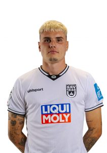 32 Niklas Kölle