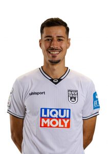 27 Lukas Mazagg