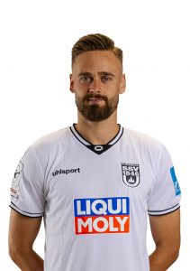 9 Lucas Röser