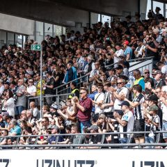 Die Faninfos vor Darmstadt