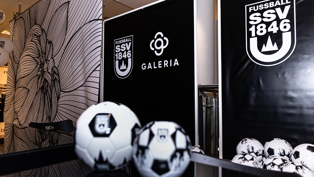 Galeria Ulm und SSV Ulm 1846 Fussball erfüllen Weihnachtswünsche