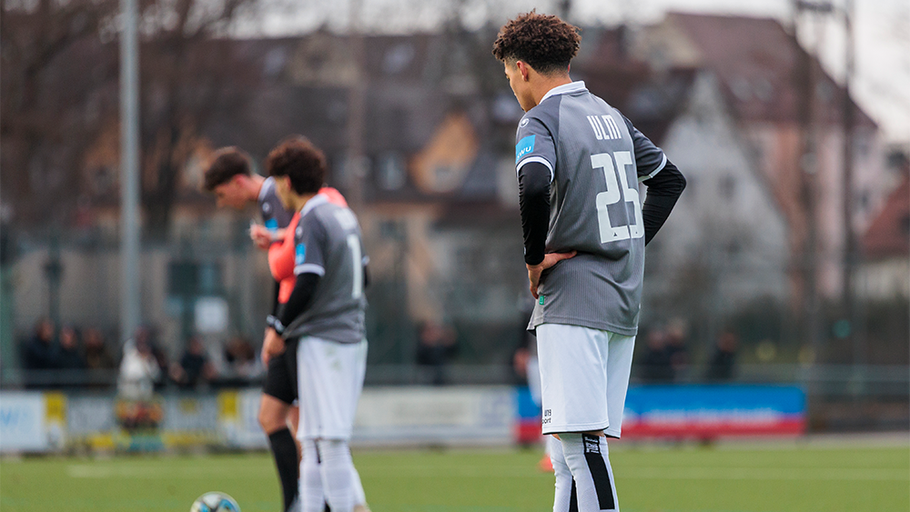 U19 gewinnt Testspiel gegen Herrenmannschaft